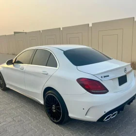 
									Mercedes Benz C300 2020 full								