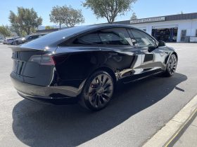 
									Tesla 2021 Model 3 full								